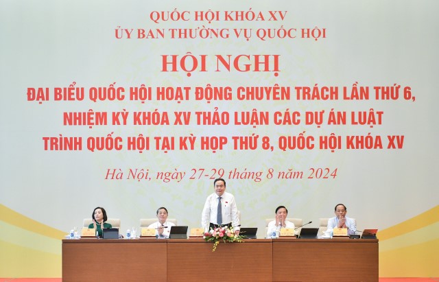 Khai mạc Hội nghị đại biểu Quốc hội hoạt động chuyên trách: Đảm bảo tốt nhất chất lượng các dự án luật trình Quốc hội tại Kỳ họp thứ 8